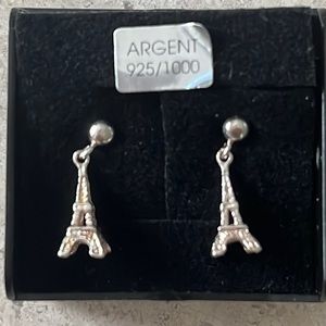 Adorable Eiffel Tower earrings